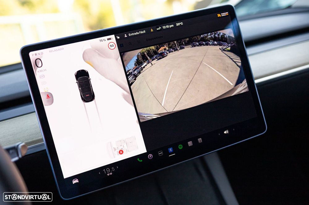 Tesla Model Y Standard RWD - 12