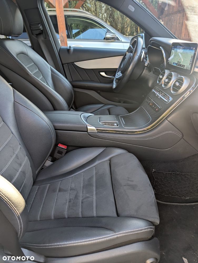 Mercedes-Benz GLC 200 d 4Matic 9G-TRONIC AMG Line Plus - 17