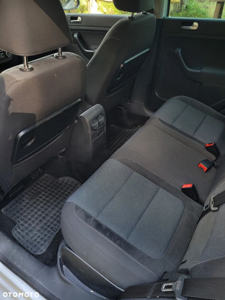 Volkswagen Golf Plus - 9