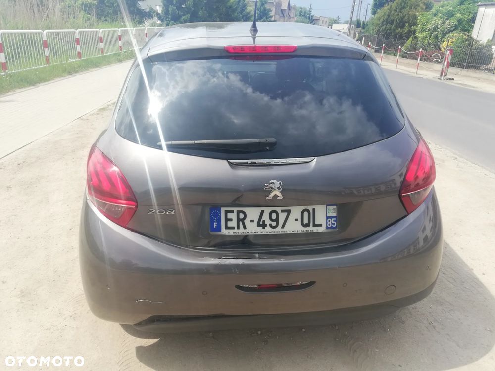 Peugeot 208 82 PureTech Style - 14