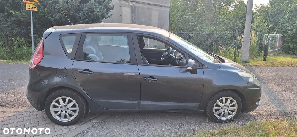 Renault Scenic 1.9 dCi Privilege - 4