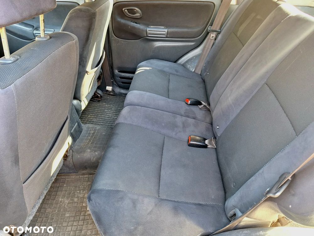 Suzuki Grand Vitara 2.0 - 9