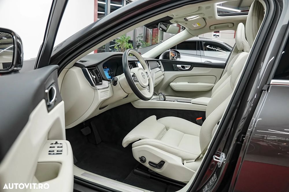 Volvo XC 60 Recharge T6 Twin Engine eAWD Inscription Expression - 4