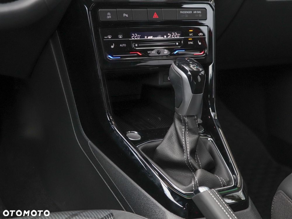 Volkswagen T-Cross - 16