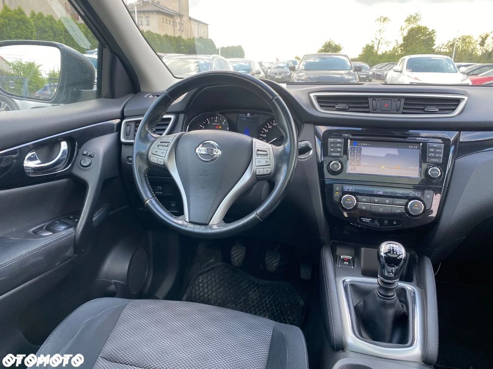 Nissan Qashqai 1.6 DIG-T N-Connecta - 28