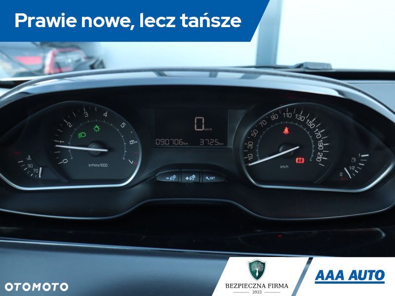 Peugeot 208 - 13