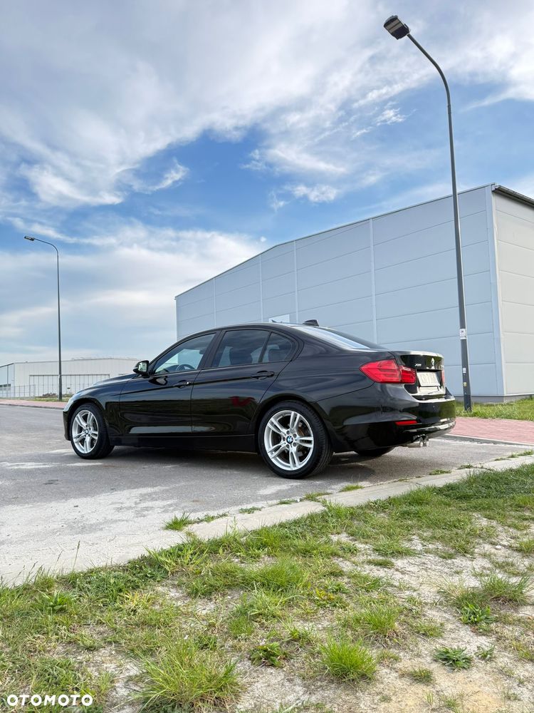 BMW Seria 3 328i xDrive - 4