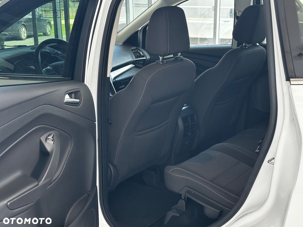 Ford Kuga - 16