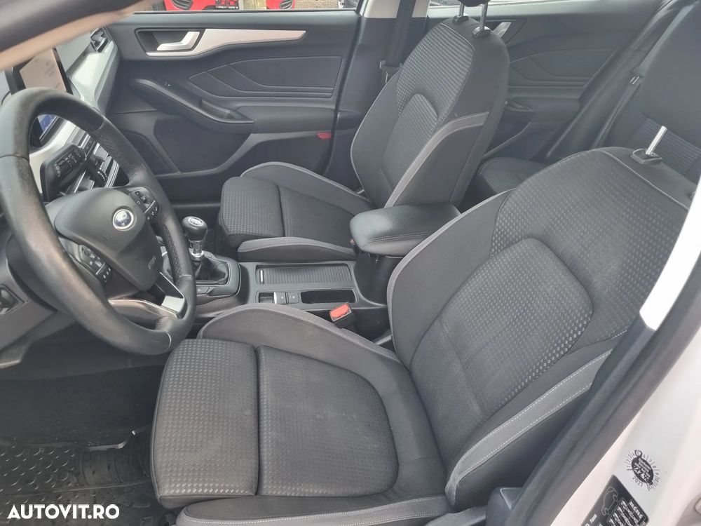 Ford Focus 1.5 EcoBlue Start-Stopp-System TITANIUM - 10