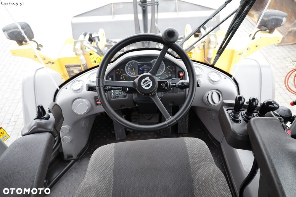Volvo L120H - 32