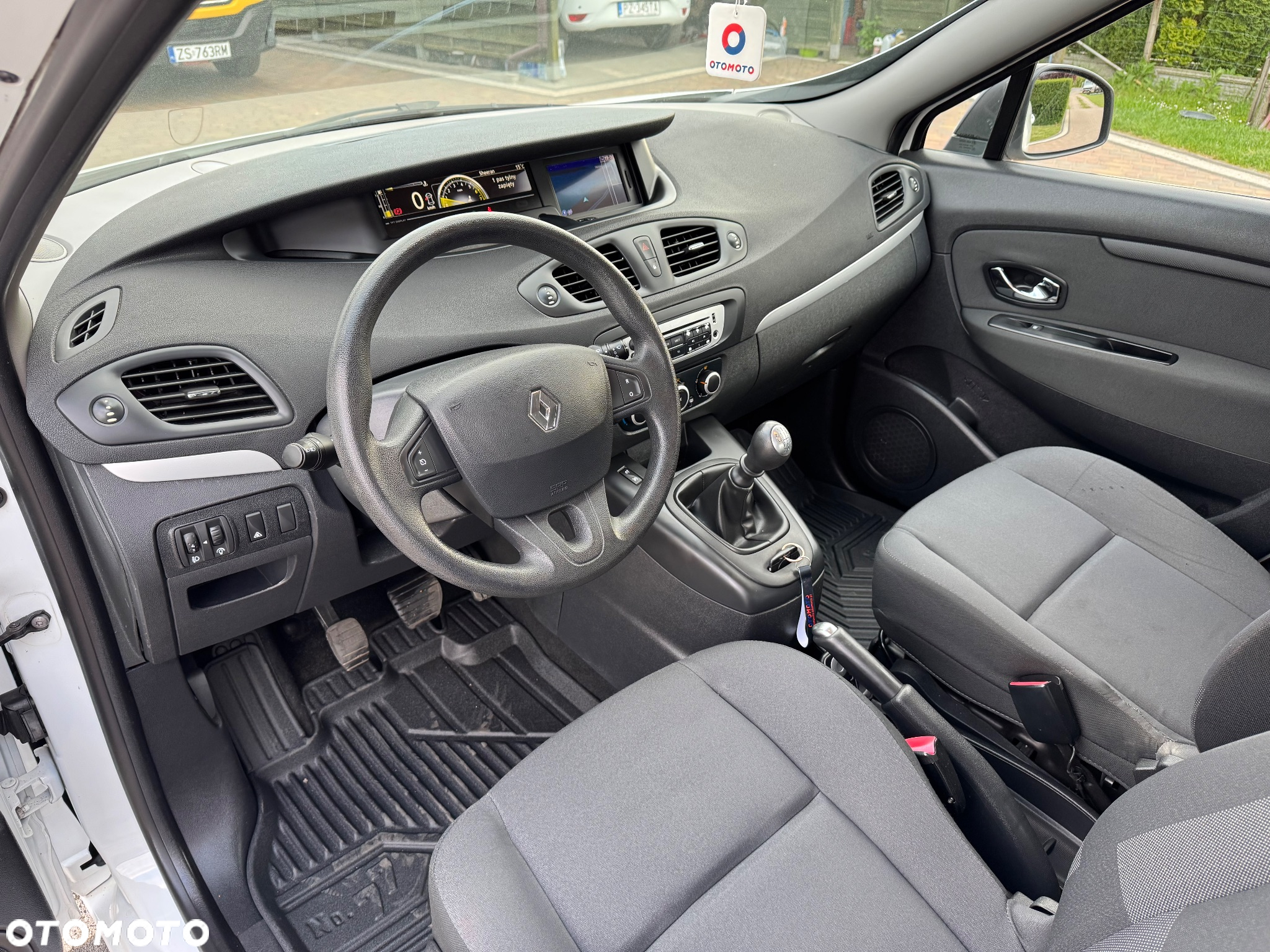 Renault Scenic - 30
