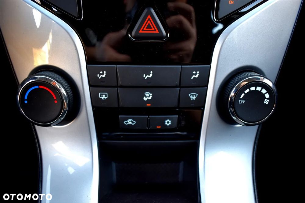 Chevrolet Cruze Station Wagon 1.6 LT - 33