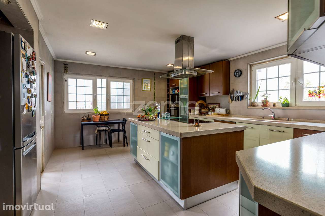 Moradia T4 c/ garagem e 435m2 de terreno - Famões - Grande imagem: 3/31