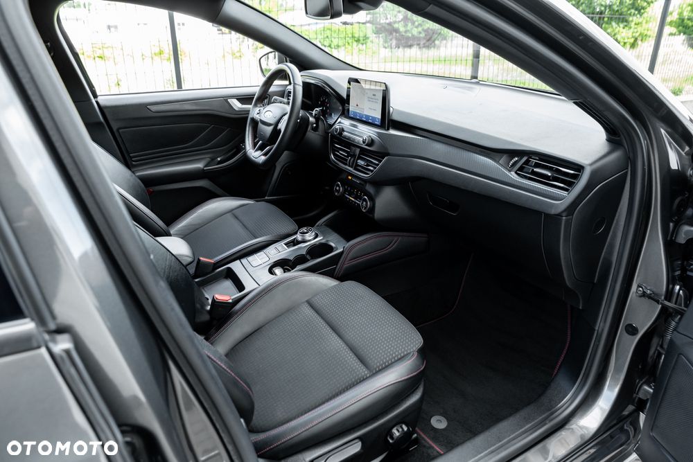 Ford Focus 1.0 EcoBoost Start-Stopp-System ST-LINE X - 22