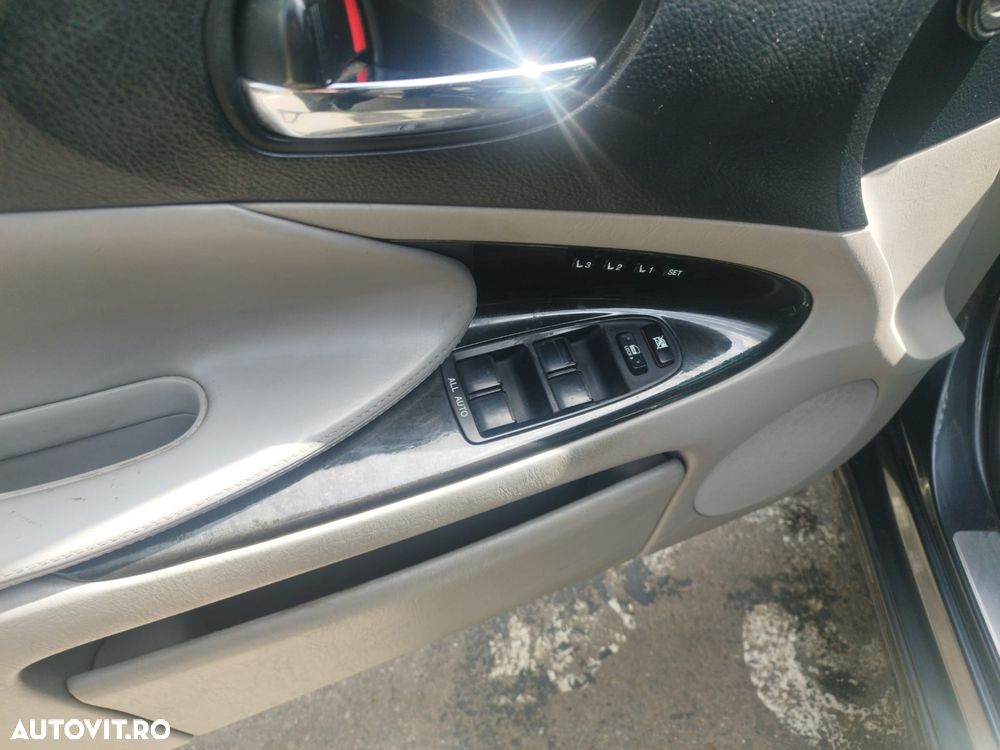 Lexus Seria GS 450h - 13