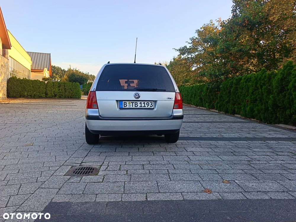 Volkswagen Golf 1.6 Comfortline - 4