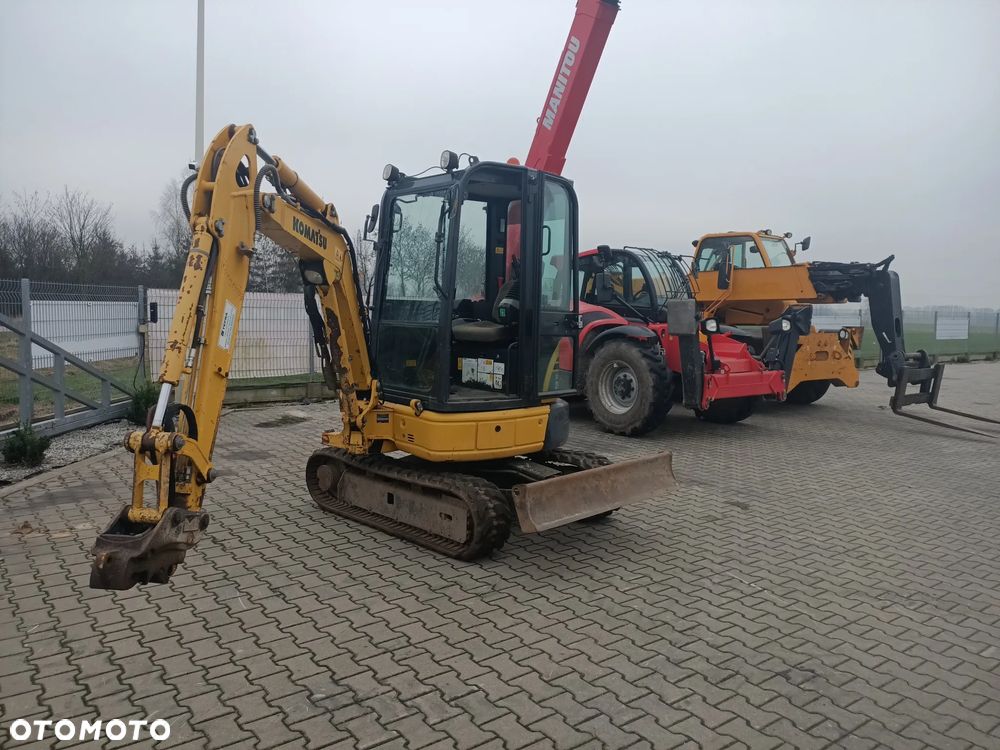 Komatsu PC26MR-3 - 33