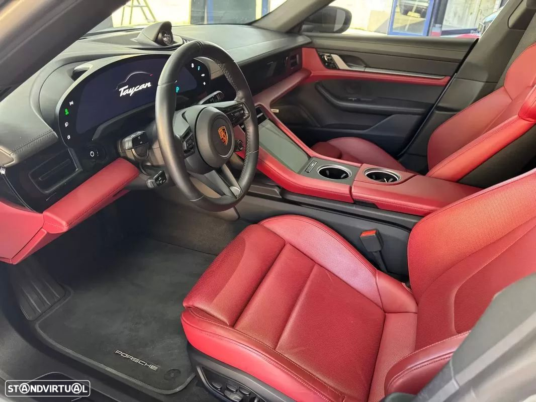 Porsche Taycan 4S - 13