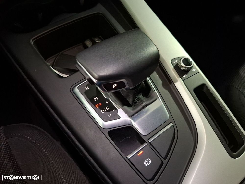 Audi A4 Avant 30 TDI Advanced S tronic - 18