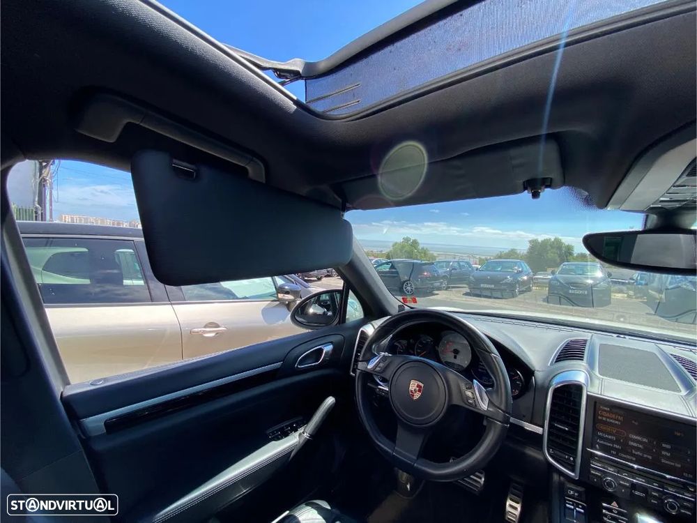 Porsche Cayenne S Hybrid - 40