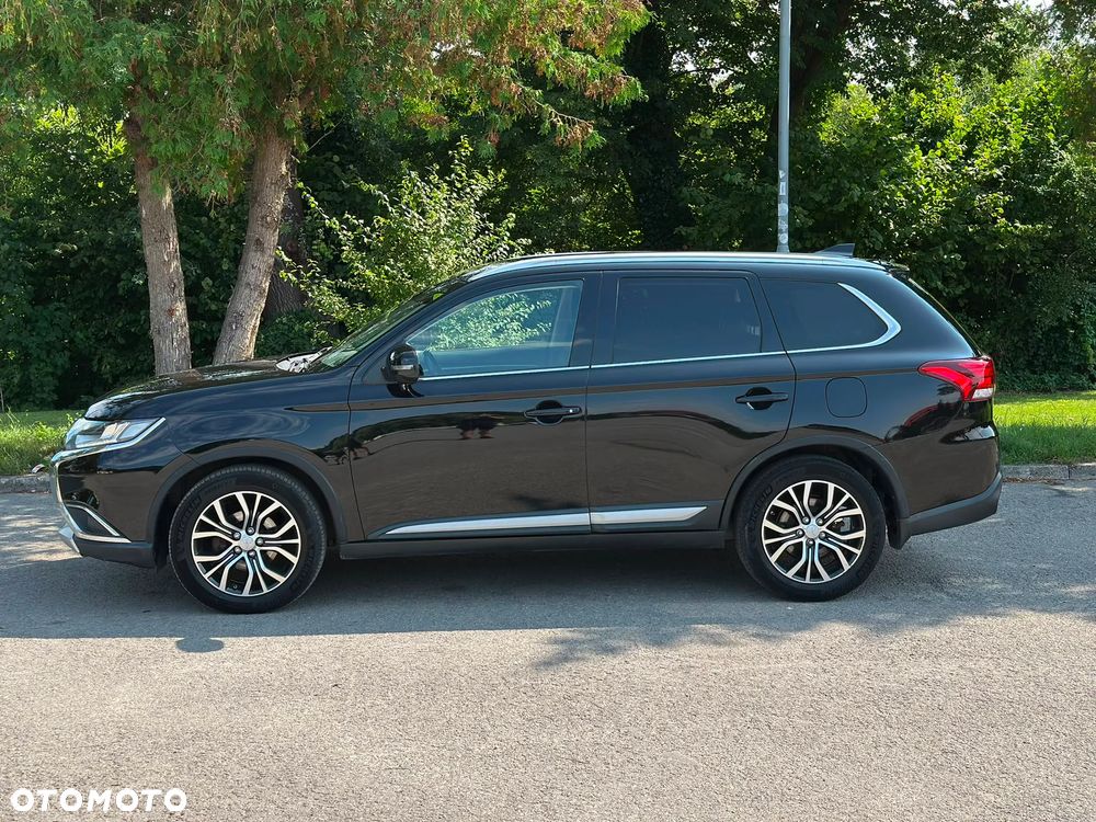 Mitsubishi Outlander 2.2 DID Instyle Navi 4WD - 7