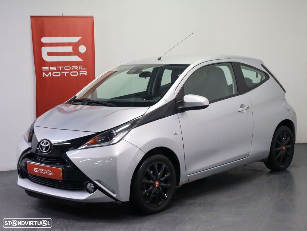 Toyota Aygo 1.0 X-Play Plus+X-Touch - 1
