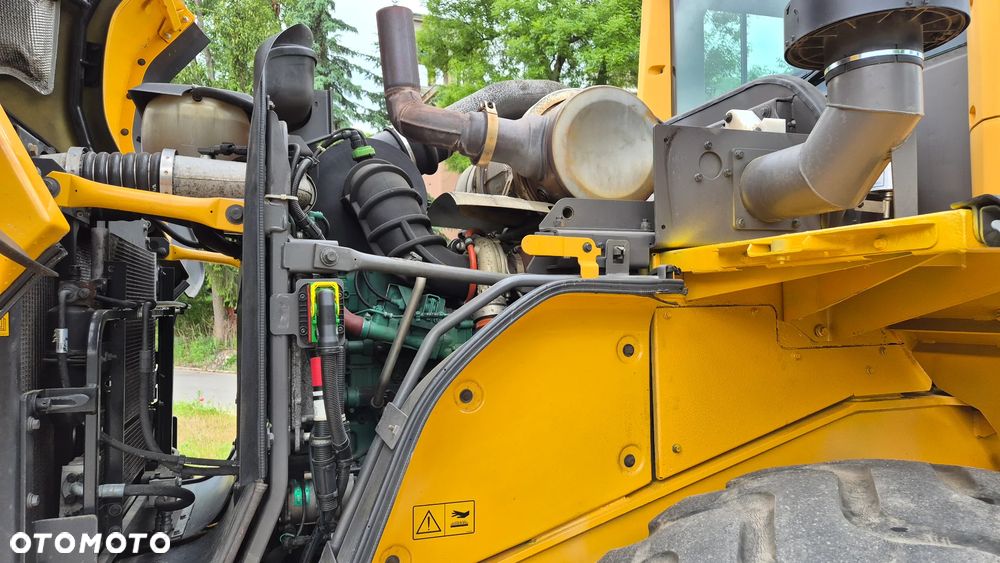 Volvo L 120 G - 9