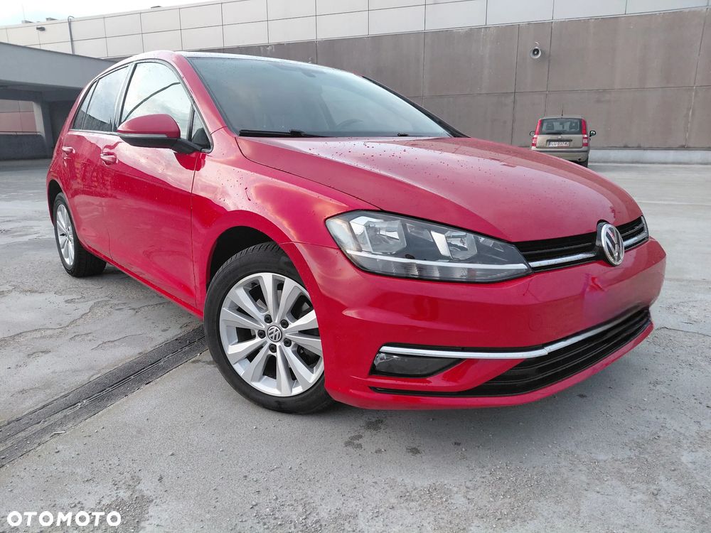 Volkswagen Golf - 1