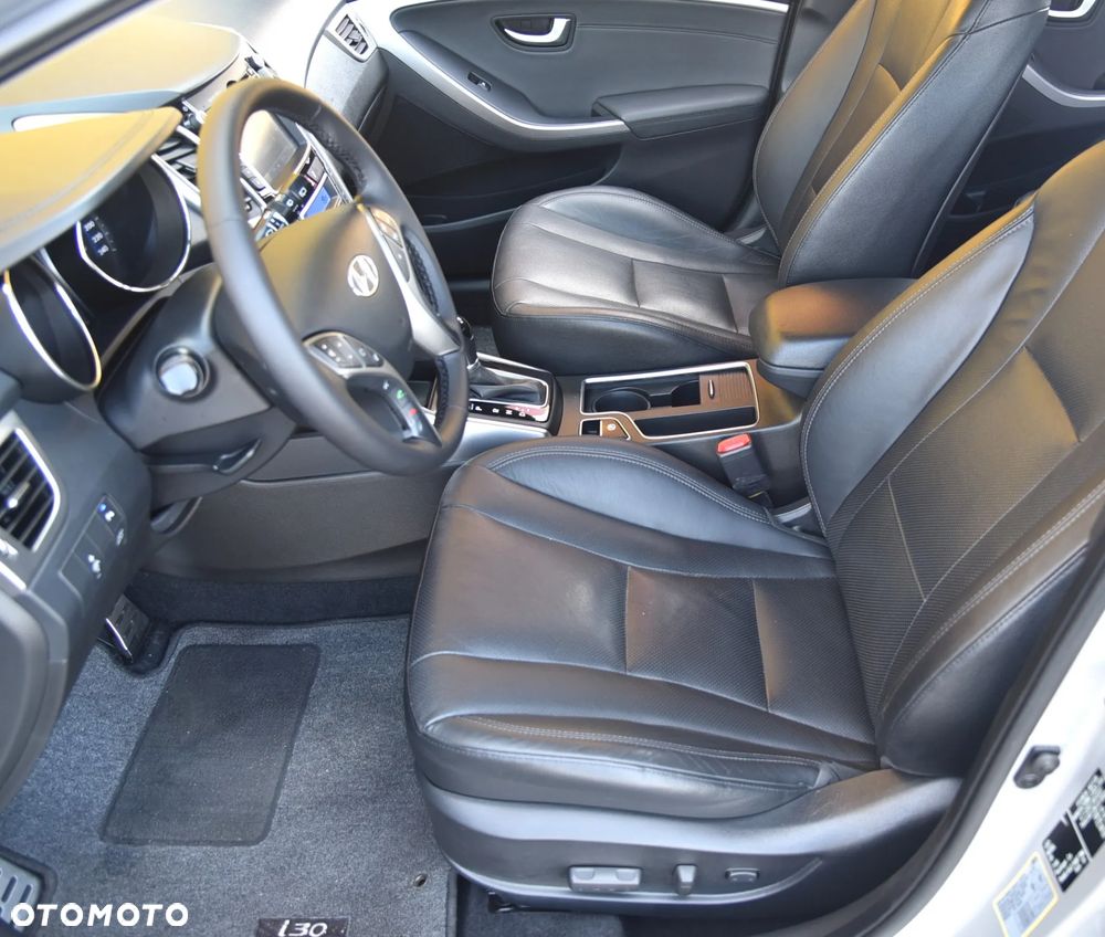 Hyundai i30 blue 1.6 GDI DCT Premium - 16