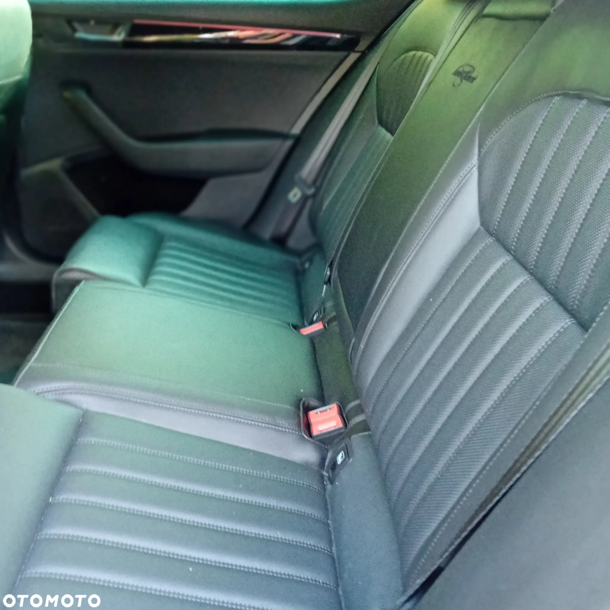 Skoda Superb 2.0 TDI 4x4 L&K DSG - 27