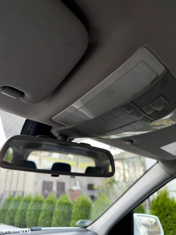 Mercedes-Benz Klasa C 220 T CDI DPF (BlueEFFICIENCY) 7G-TRONIC Avantgarde - 16