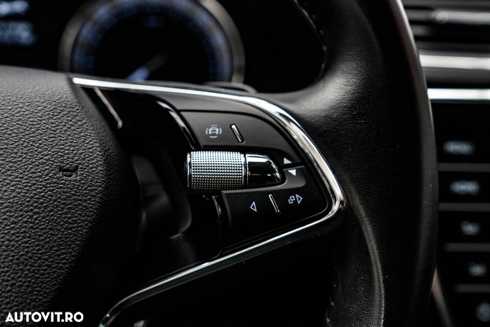 Skoda Superb 2.0 TDI DSG Style - 23