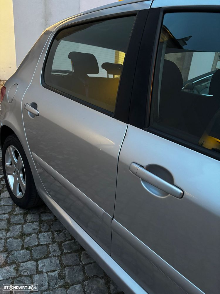 Peugeot 307 1.6 HDi Navtech - 4