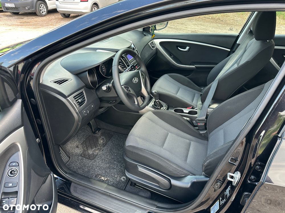 Hyundai i30 1.6 CRDI Trend - 11