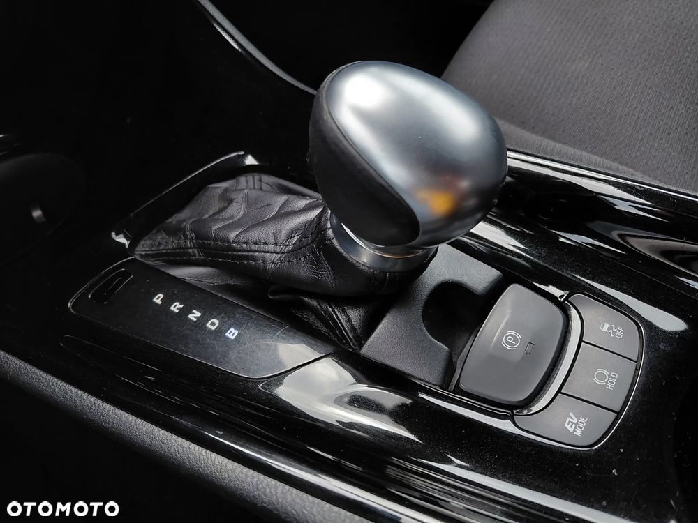 Toyota C-HR Business-Edition - 33
