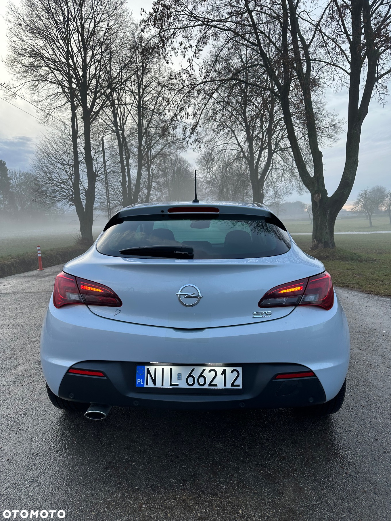 Opel Astra IV GTC 1.6 T Sport - 6