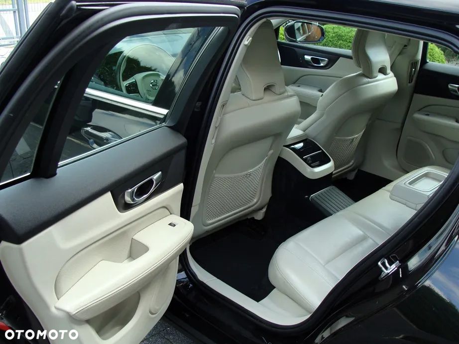 Volvo V60 T6 AWD Recharge Geartronic Inscription Expression - 19