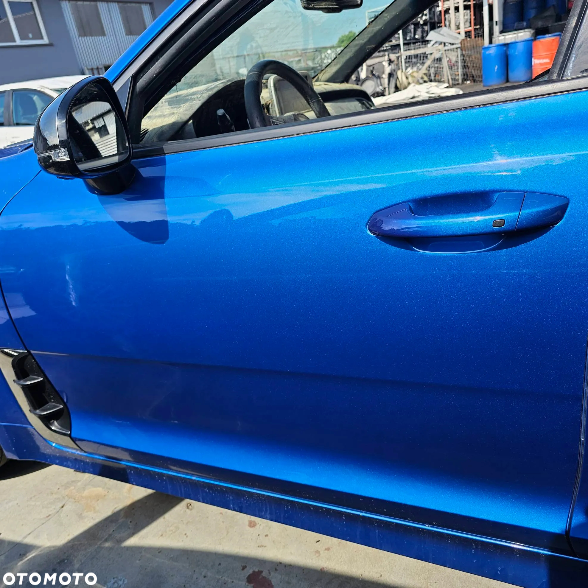 Drzwi prawe/lewe tył/przód kompletne niemalowane KIA STINGER GT 2017 3.3 GDI 370 KM 4X4 2017 64 tys. km C27A - 18