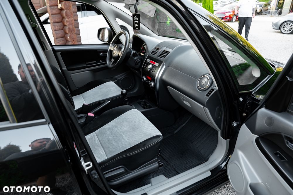 Suzuki SX4 1.6 Comfort 4WD - 23