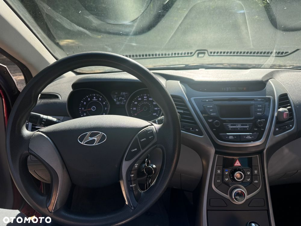 Hyundai Elantra 1.8 SE - 8