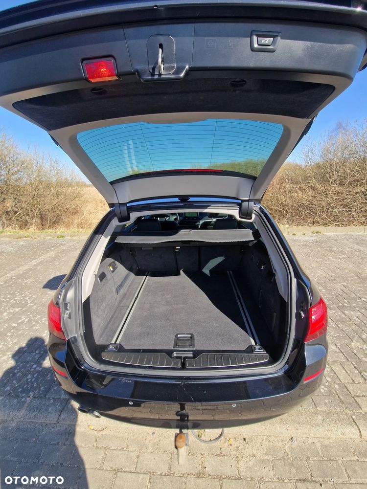 BMW Seria 5 520d - 33