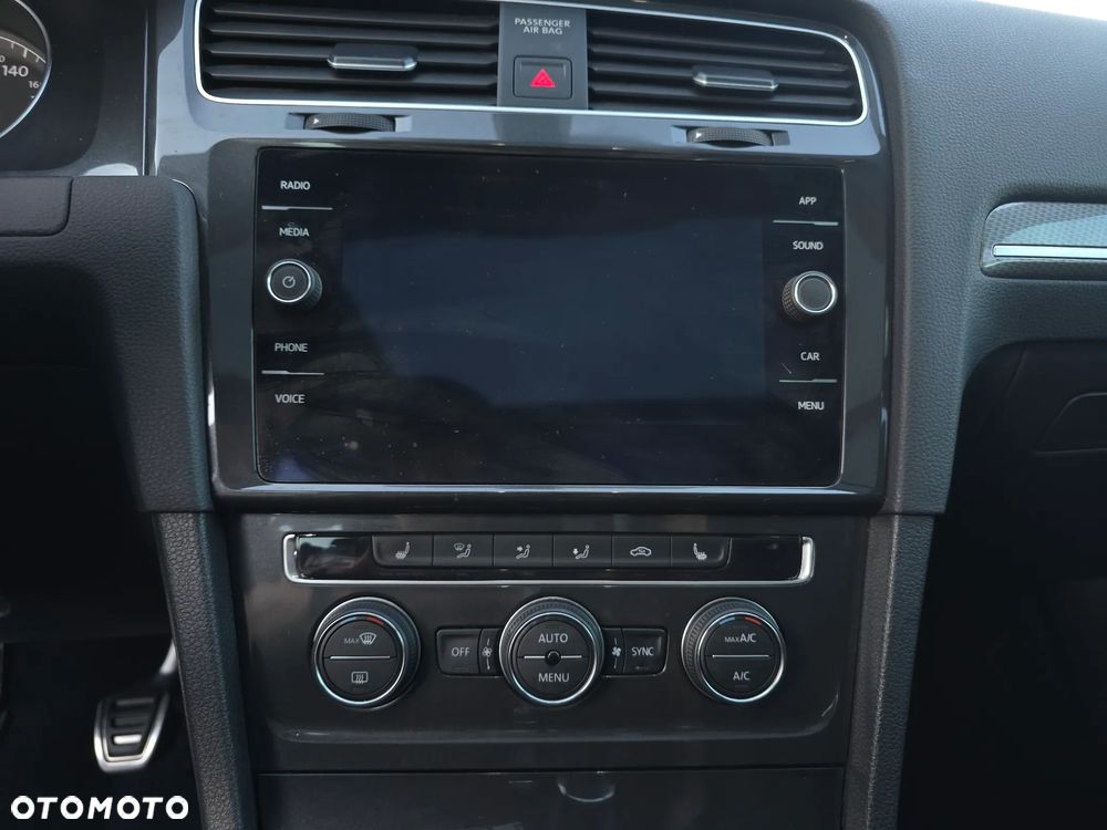 Volkswagen Golf - 16