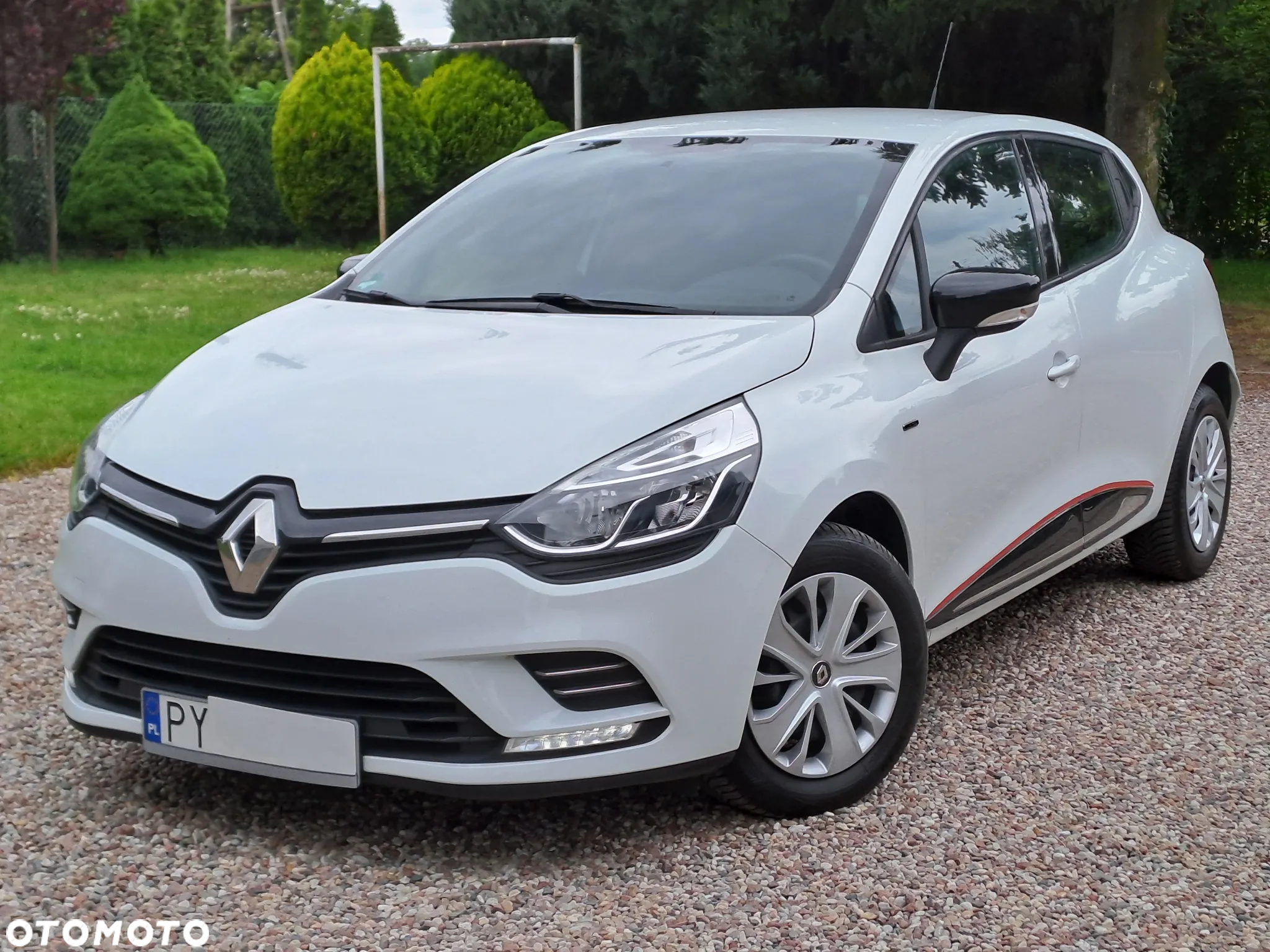 Renault Clio - 24