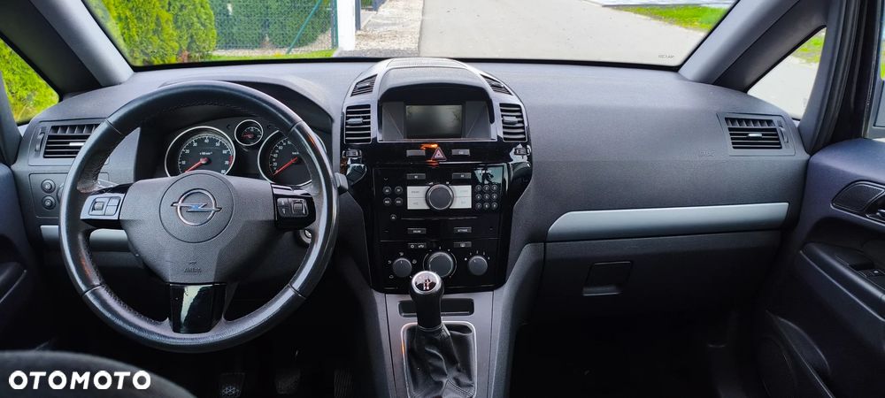 Opel Zafira 1.8 Family - 12