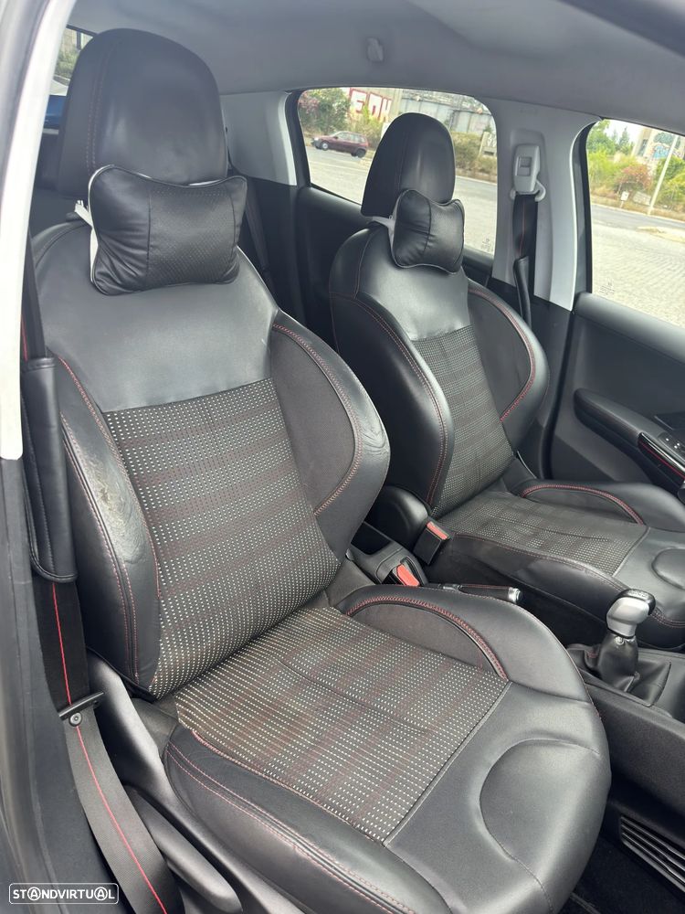 Peugeot 208 - 7