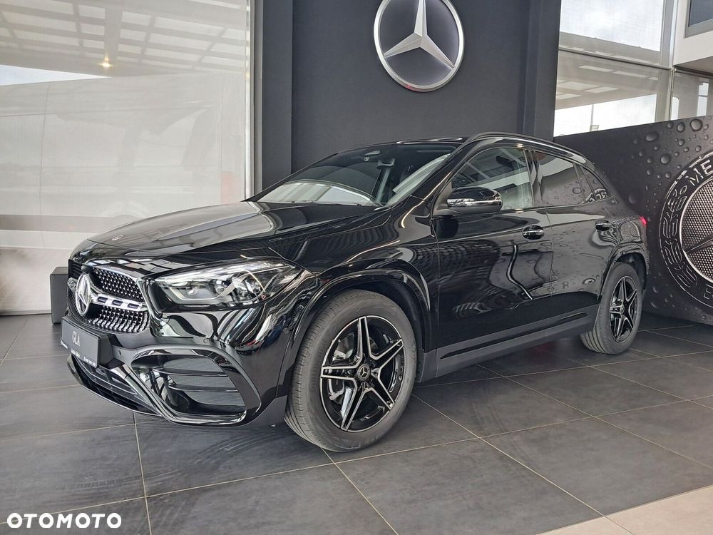 Mercedes-Benz GLA - 8