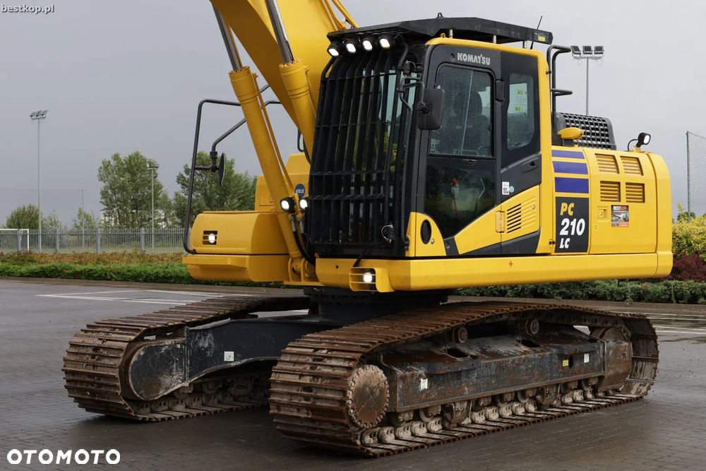 Komatsu PC210LC-11 - 2