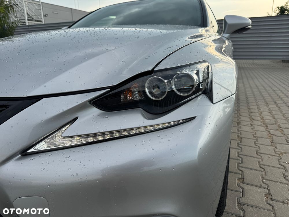 Lexus Inny - 9