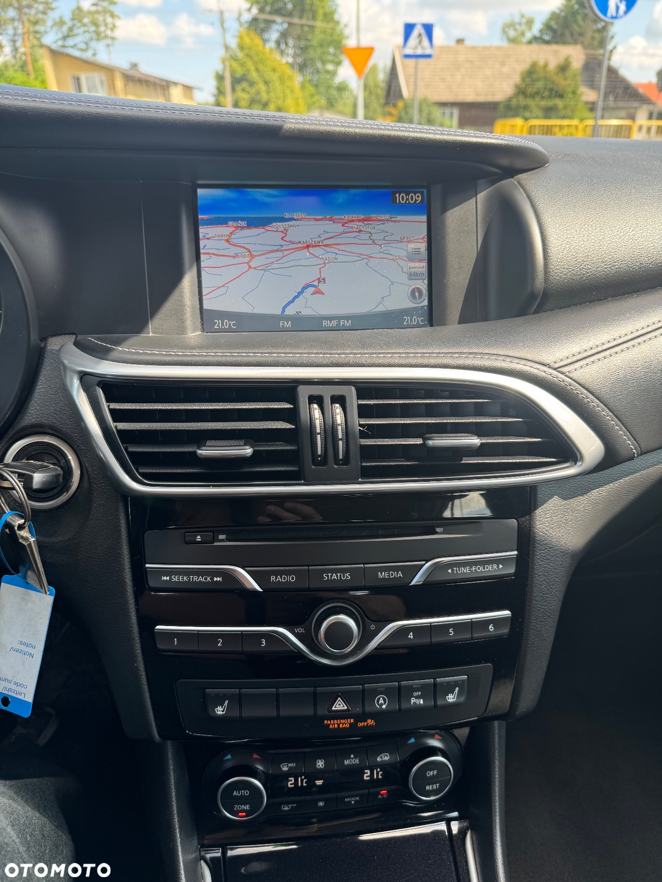 Infiniti Q30 1.6t - 18