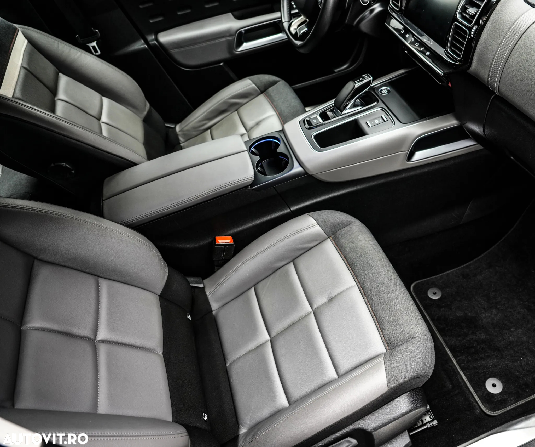 Citroën C5 Aircross 1.6 Hybrid FWD 225 EAT8 Shine - 13